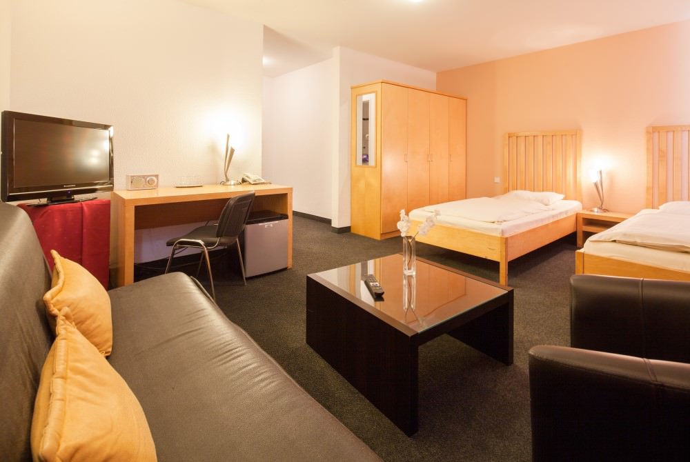 hotelbonprix-vierbettzimmer02